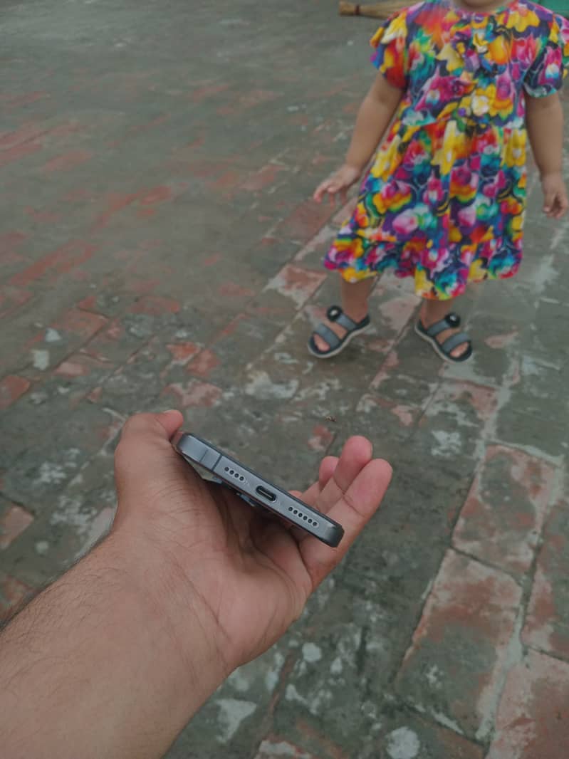 Apple iPhone 15 Pro Max 5