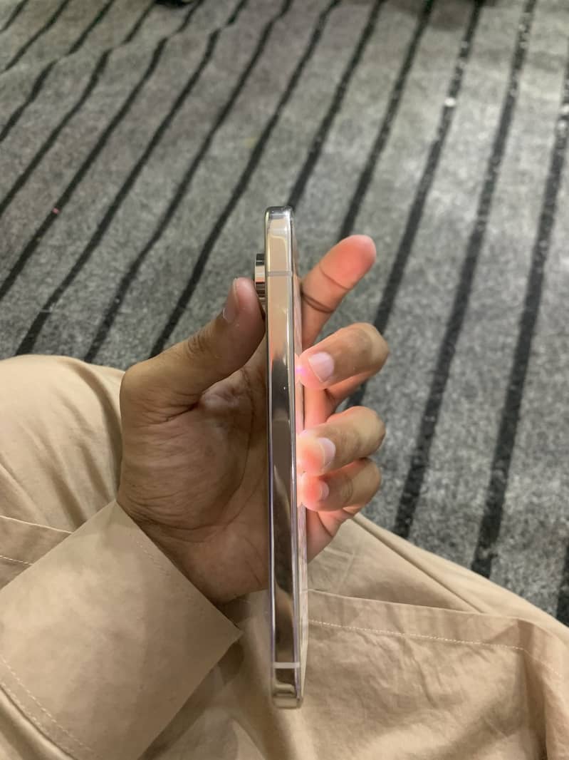 Google Pixel 9 Pro 4