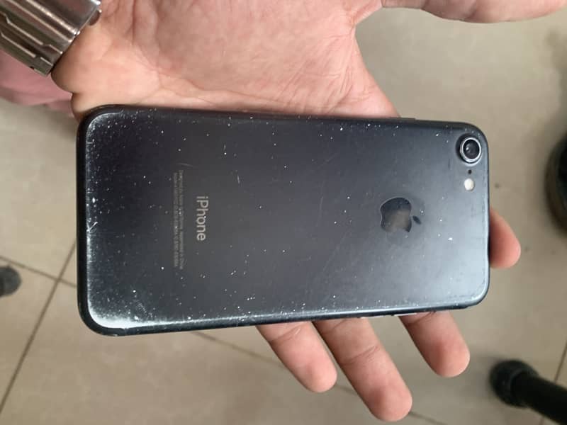 Apple iPhone 7 1