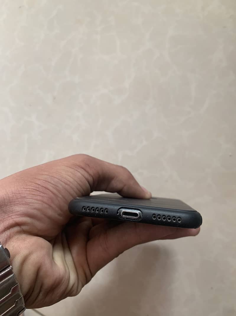 Apple iPhone 7 5