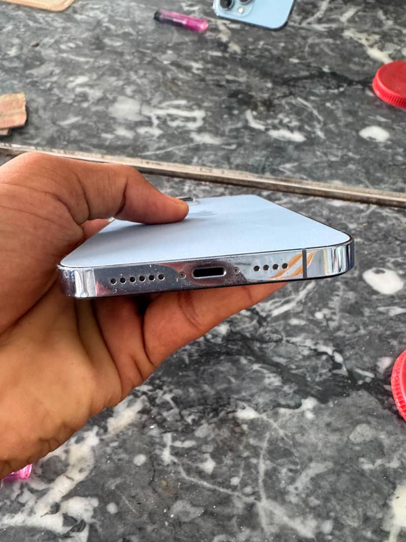 iPhone 13 Pro Max 11