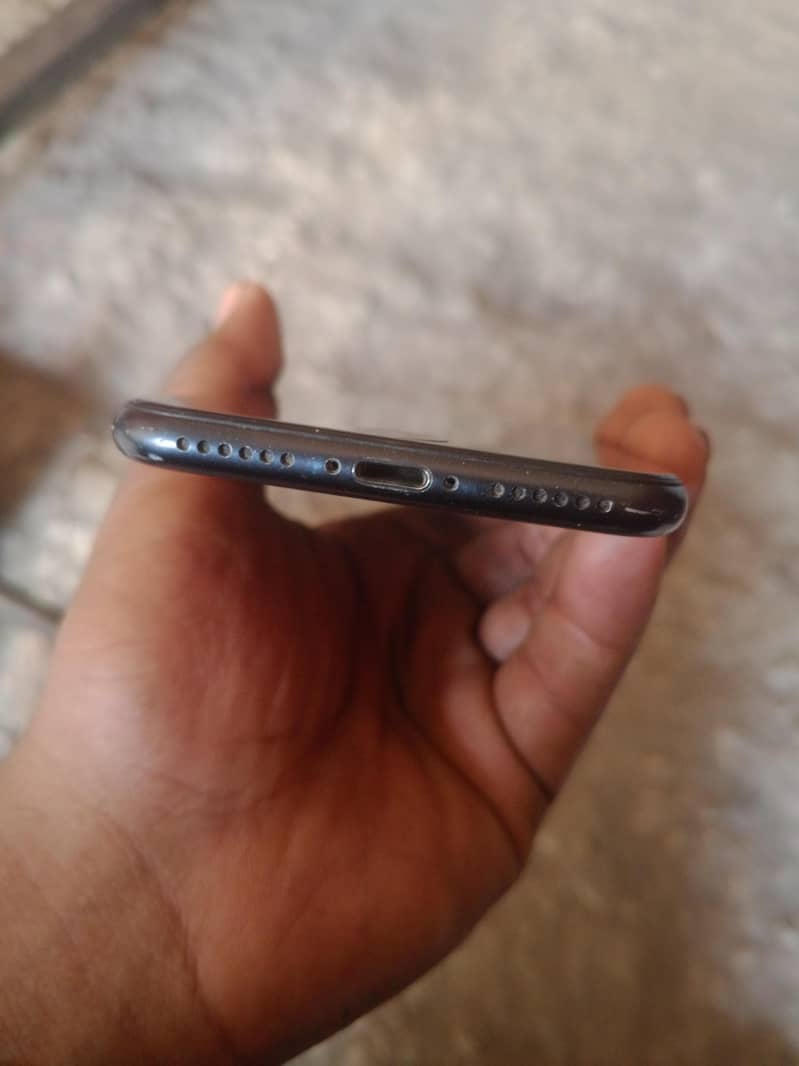 Apple iPhone 7 1