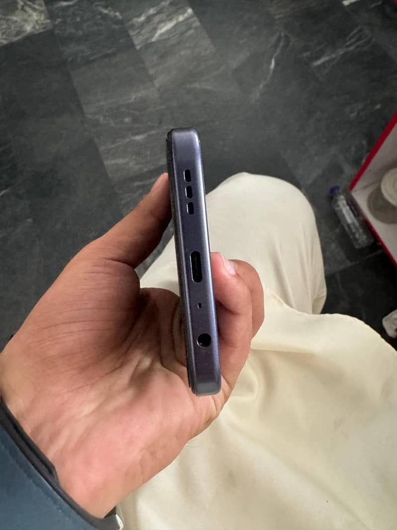 OPPO A6k 4