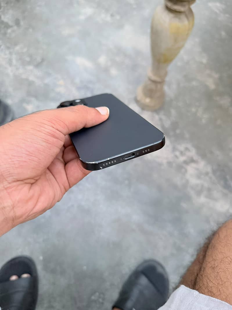 Apple iPhone 15 2