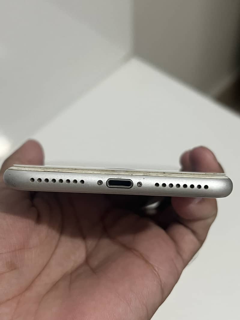 Apple iPhone 8 Plus 1