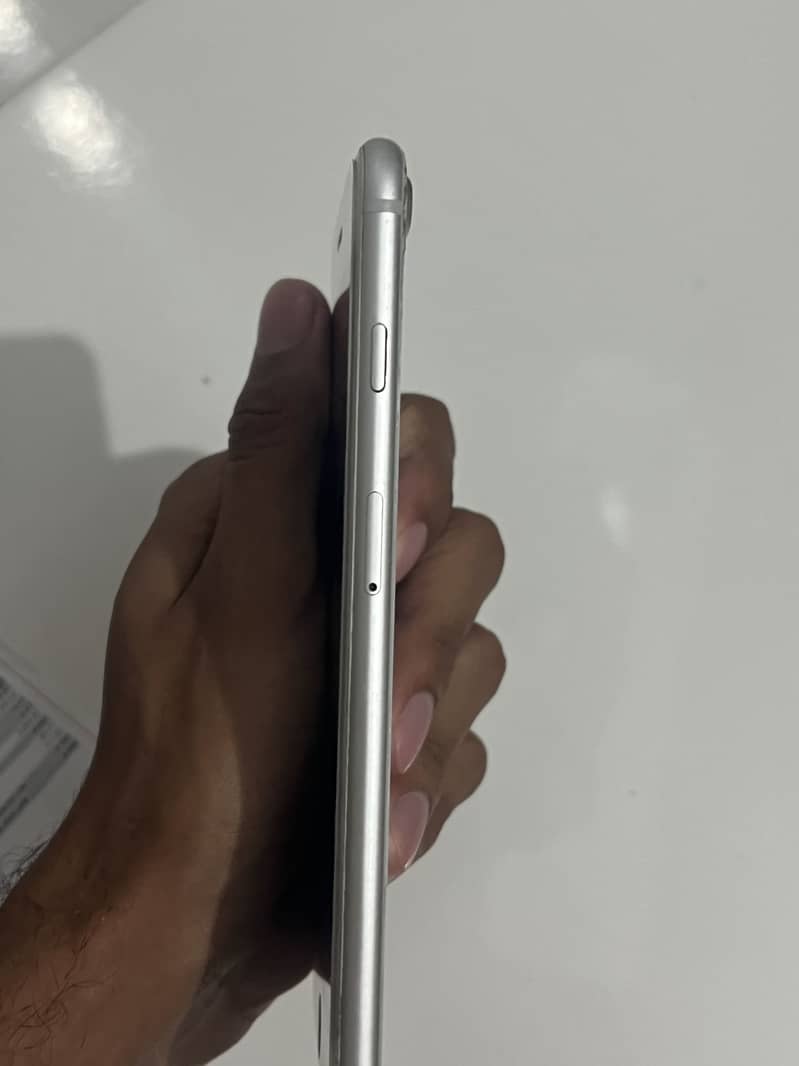 Apple iPhone 8 Plus 5