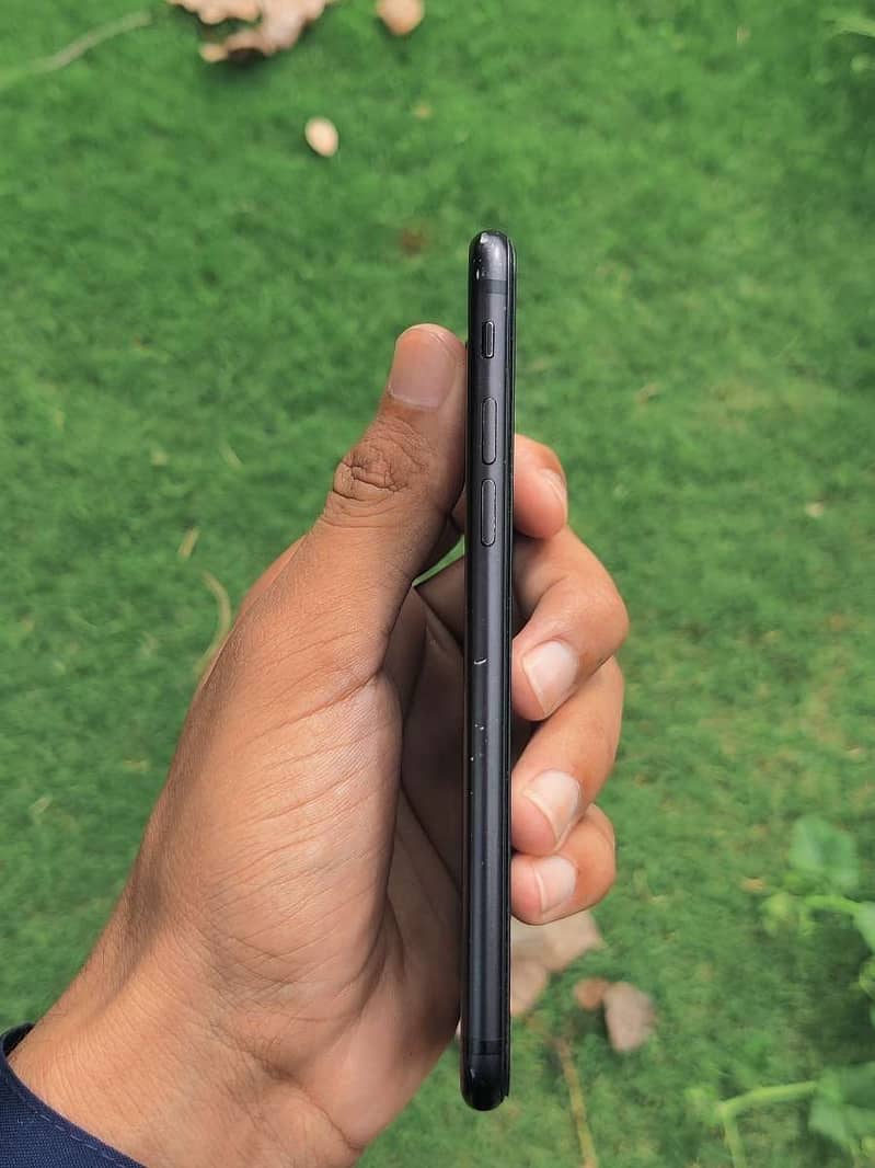 Iphone 7 good condition 3