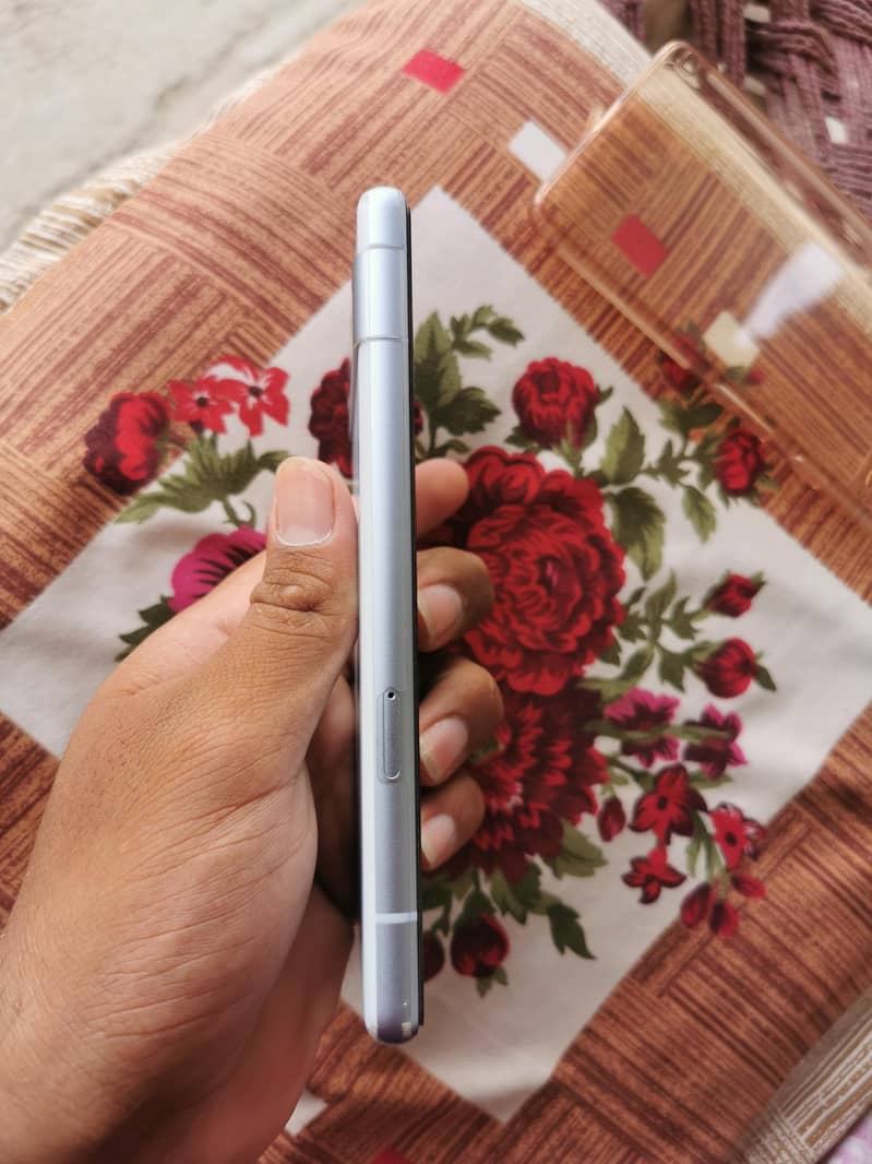 Google Pixel 7a 5