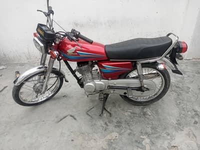 Honda 125 2006 model Islamabad number on my name exchange possible