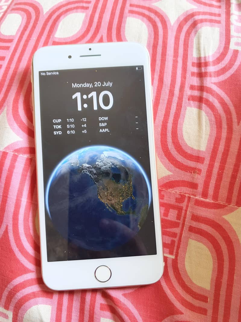 Apple iPhone 8 Plus 1