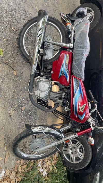CG 125 in showroom condition