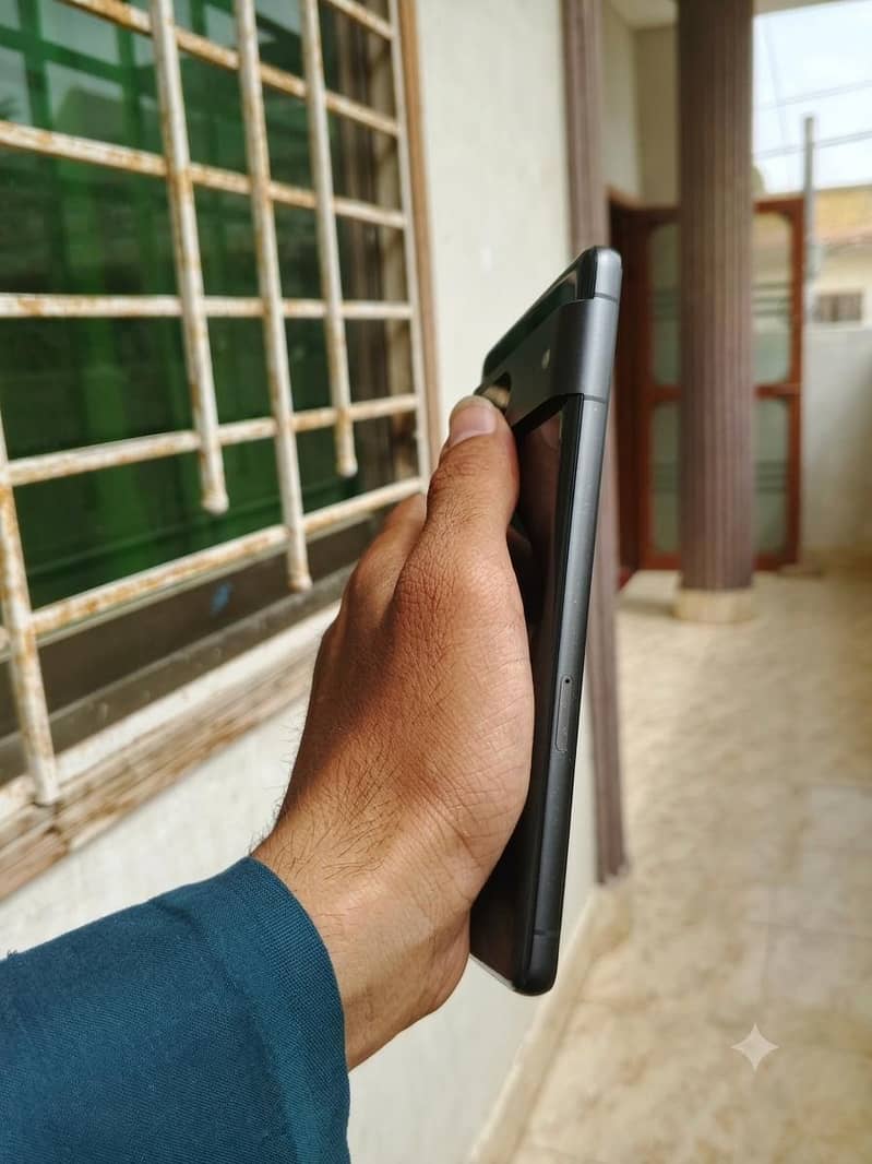 Google Pixel 7 4