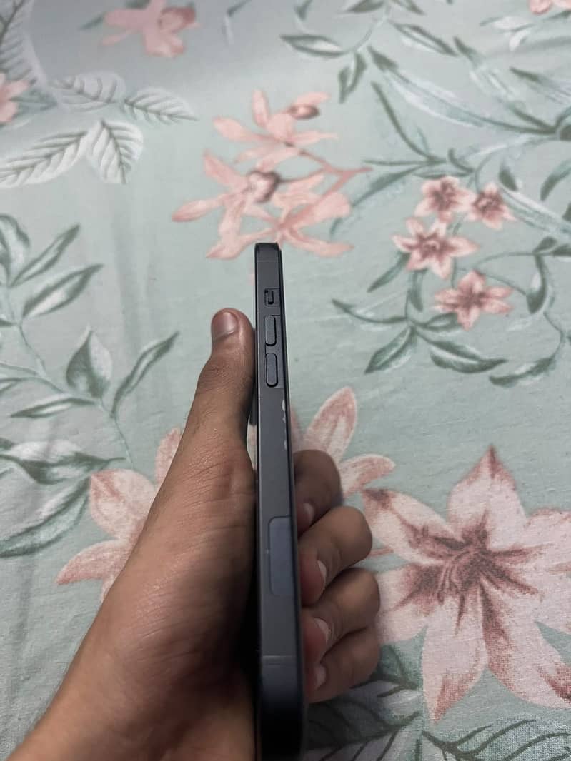 Apple iPhone 14 2