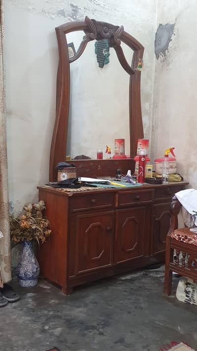 PURE WOOD NOT A CHIPBOARD VERY GOOD CONDITION