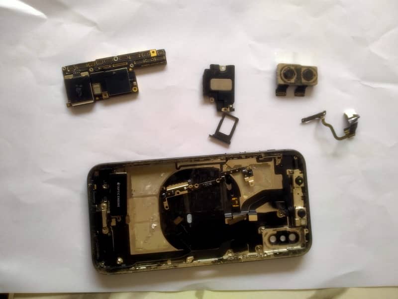 Apple iPhone X 4