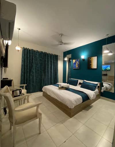 One bedroom apartment per day available Gulbug green Islamabad lukurya furnished apartment per day