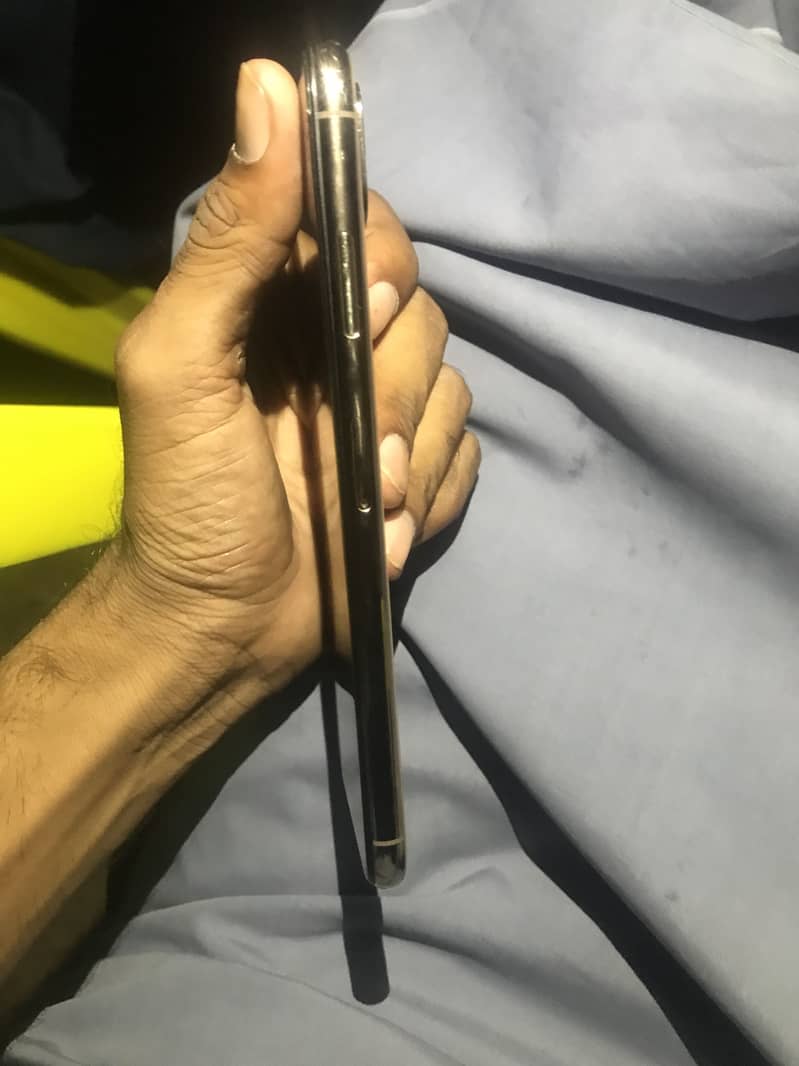 Apple iPhone XS Max 2