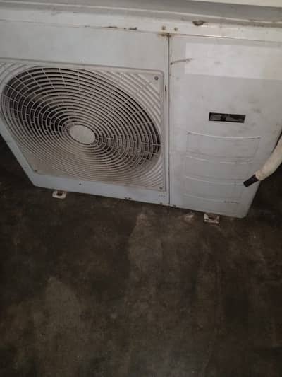 gree floor standing for sale 2 ton