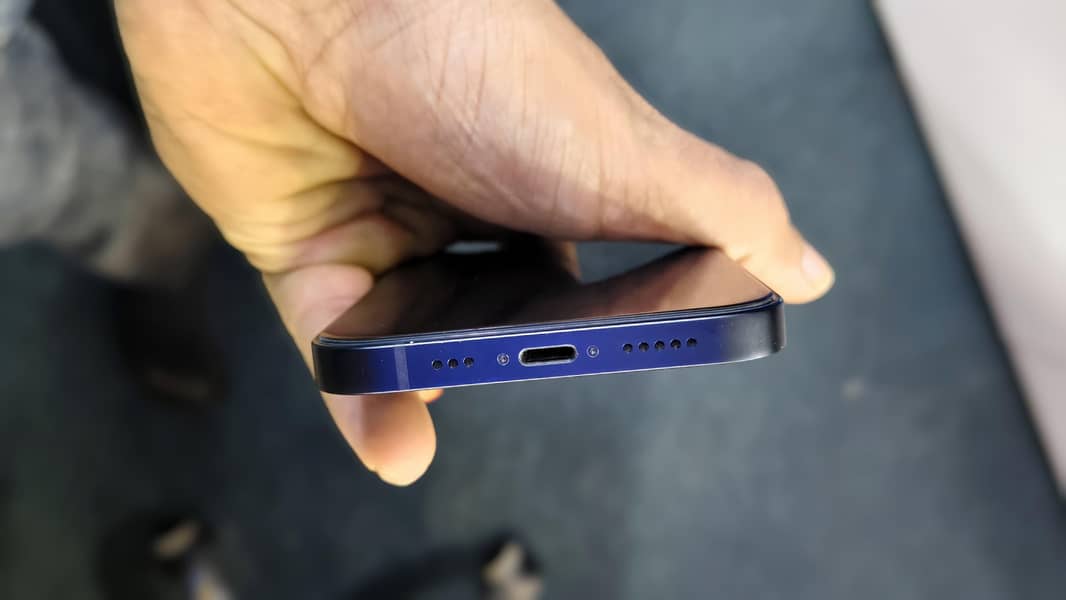 Apple iPhone 12 1