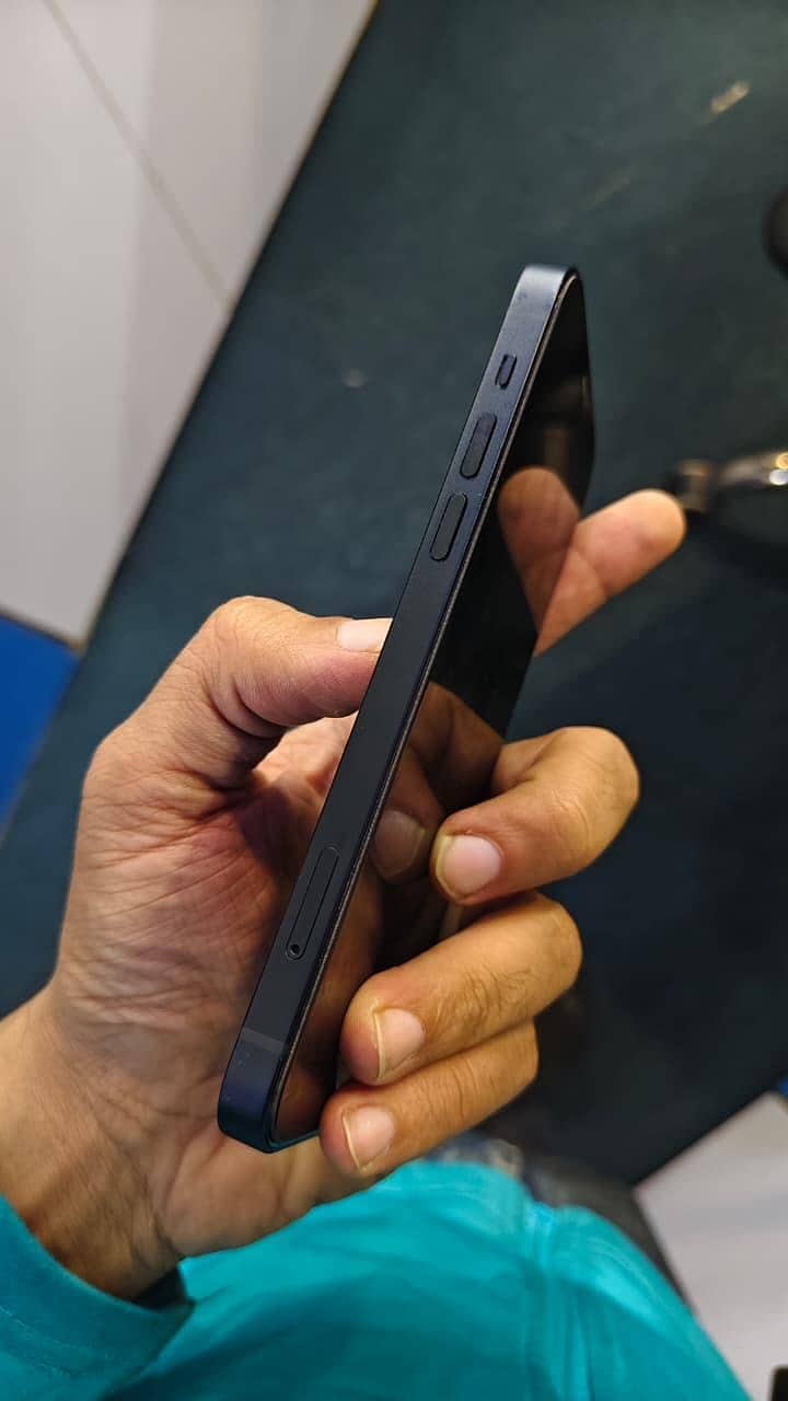 Apple iPhone 12 2