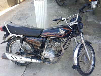 Honda 125cc 2018 model used good condition.