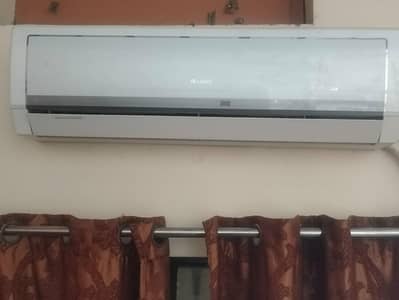 Gree 1.5 ton inverter Ac