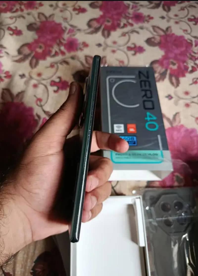 Infinix Zero 40 4