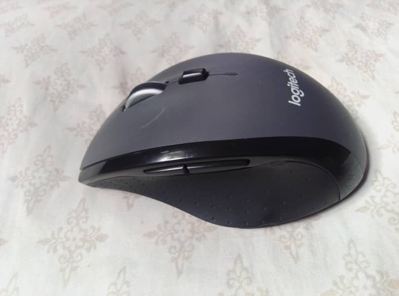 Logitech M705 Marathon Wireless Mouse. 2