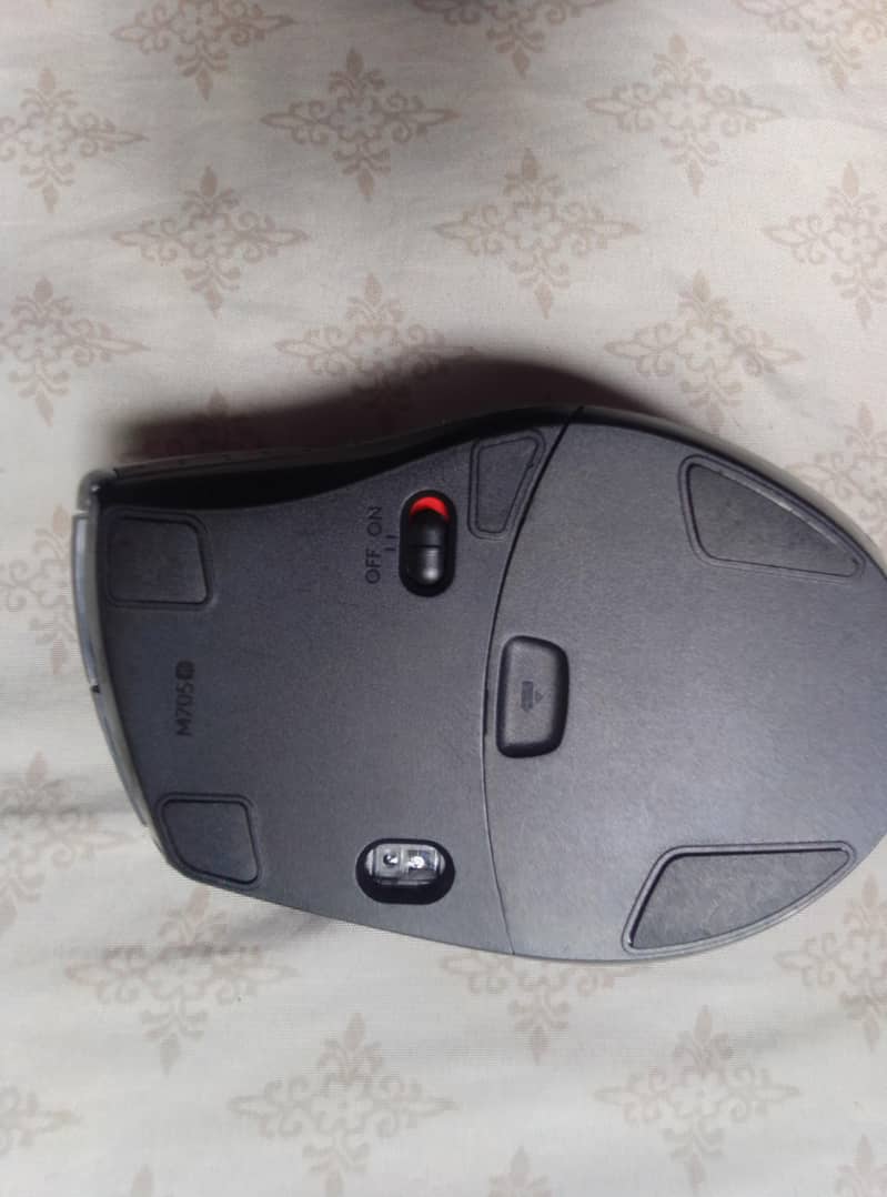 Logitech M705 Marathon Wireless Mouse. 3