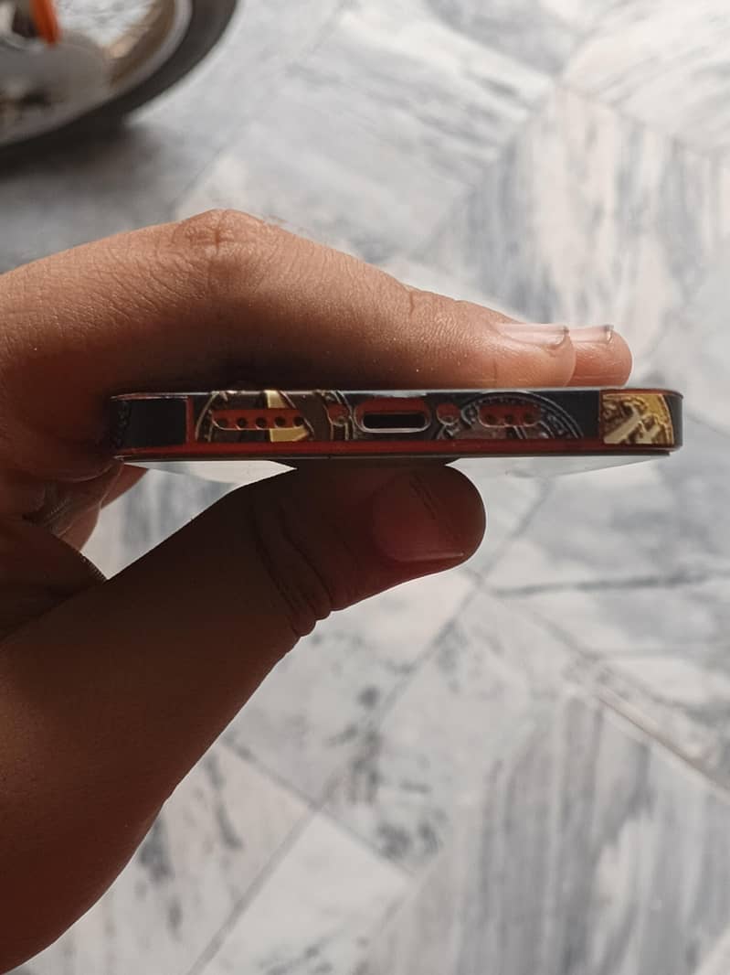 Apple iPhone 12 1