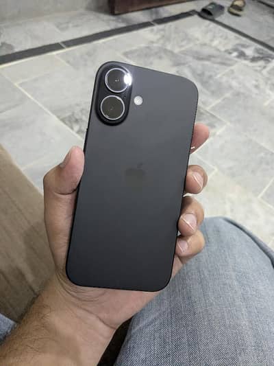 Selling iphone 16 100 health