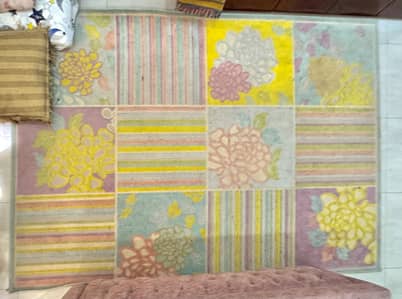 Original premium Turkish floral carpet: excellent condition. .