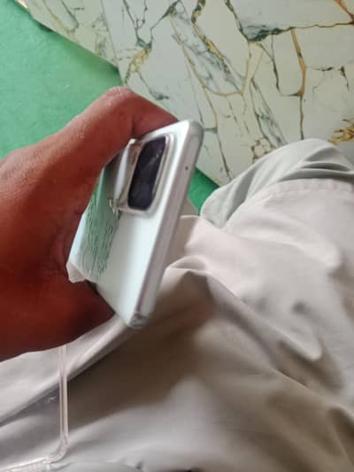 Vivo V30