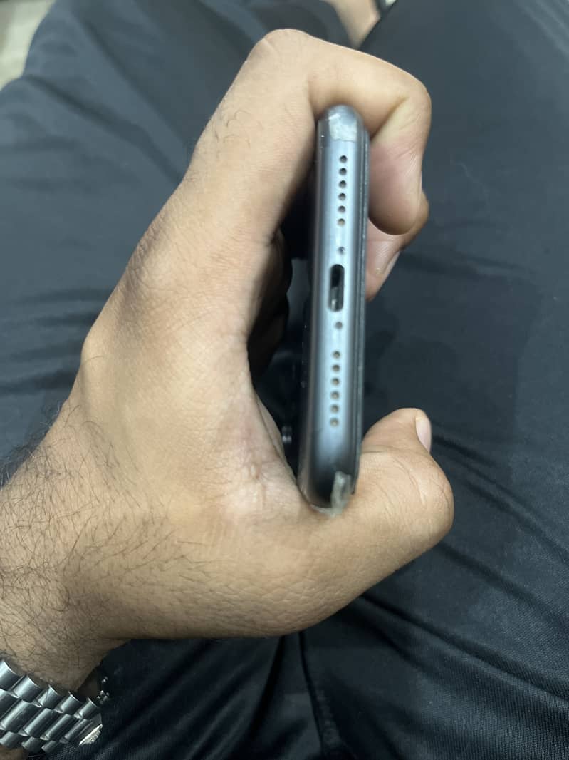 Apple iPhone 11 6
