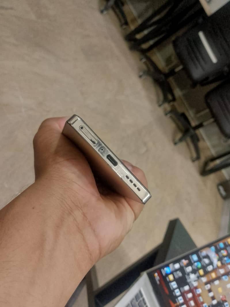 Infinix Note 40 4