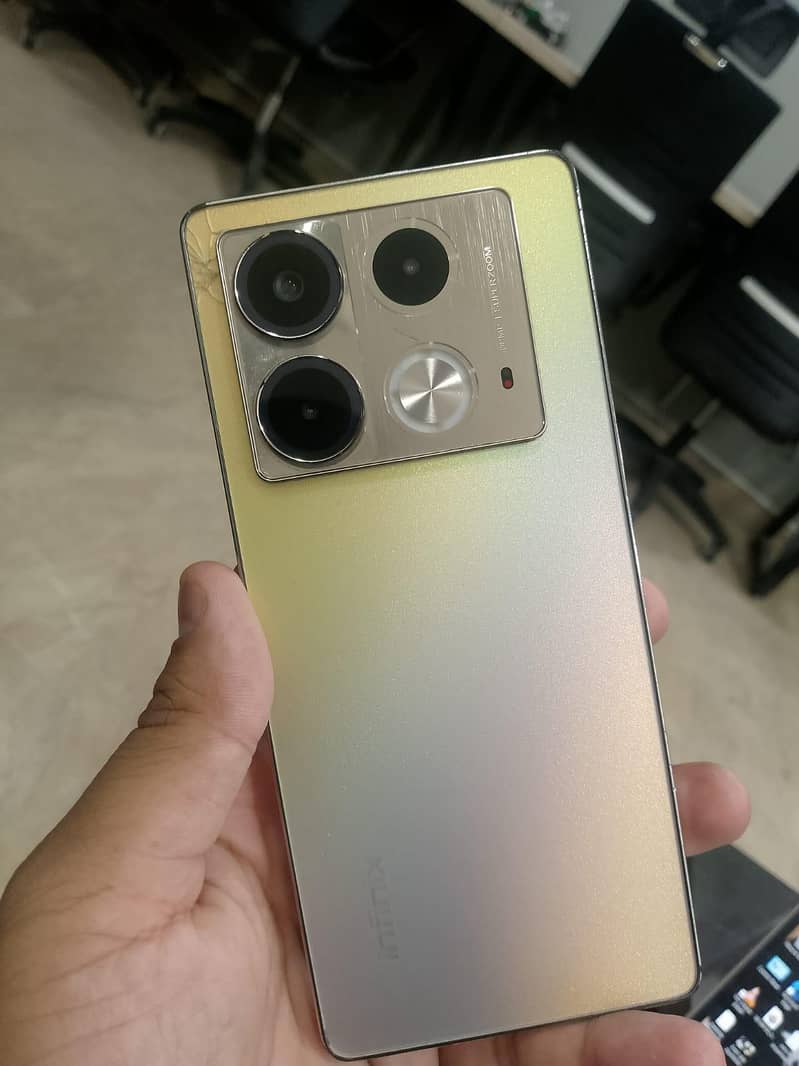 Infinix Note 40 5