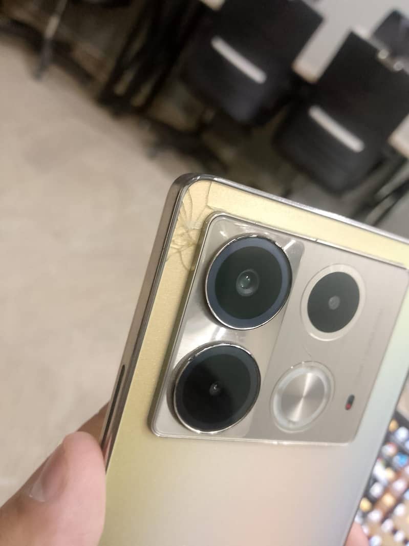 Infinix Note 40 6