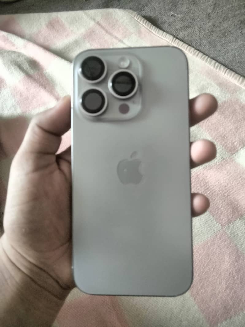 Apple iPhone 15 Pro 6