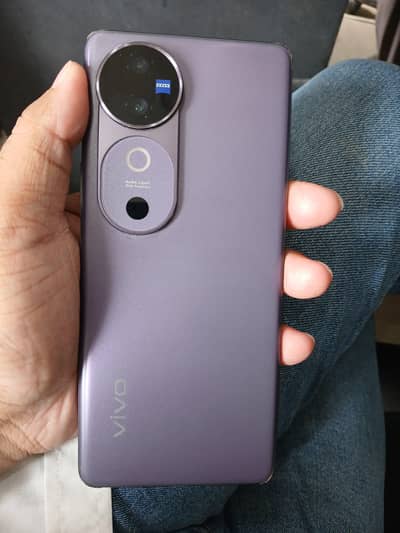 Vivo V40