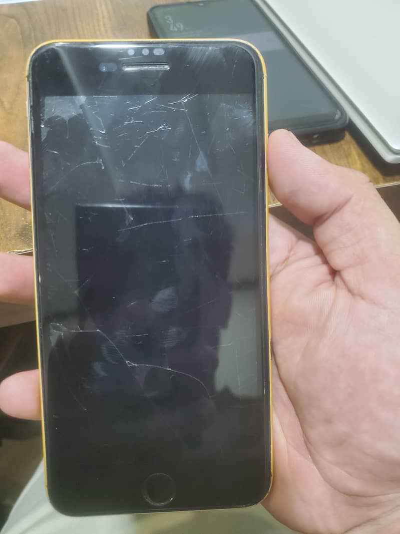 Apple iPhone 8 Plus 1