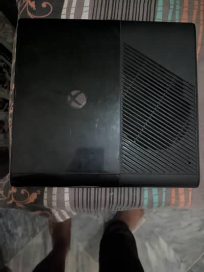 Xbox 360 250 hard femuce game installed