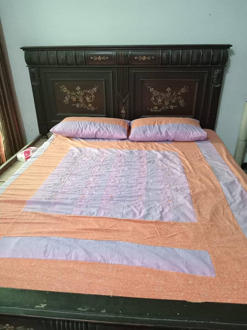 Bed set with 2 side tables 0