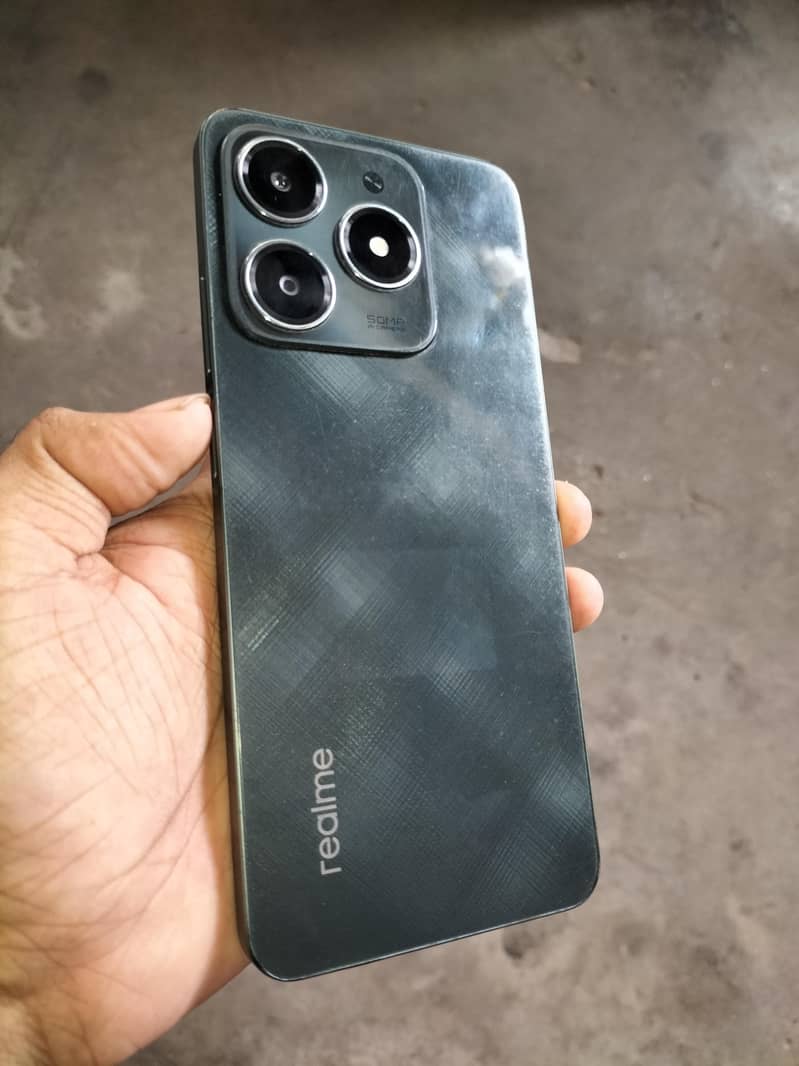 Realme C61 0