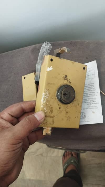 DOOR LOCK AVAILABLE