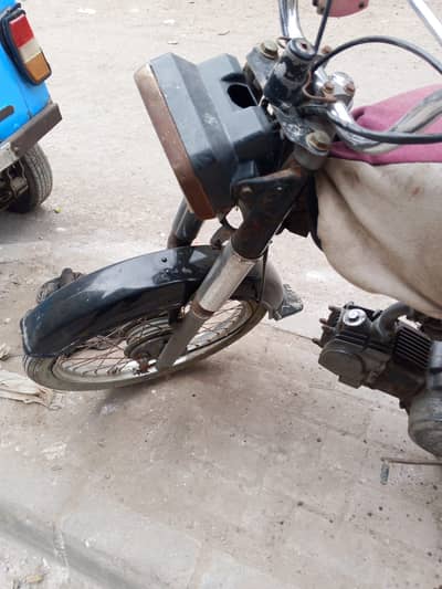 United bike 2018 model bs dooha mar rhi hai piston ka Kam hai
