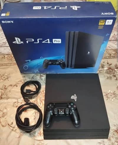 PS4 PRO JAILBREAK 1TB WITH 2 ORIGINAL CONTROLLERS