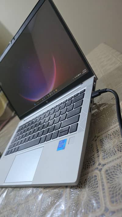 830 G8 Core i5 11gen