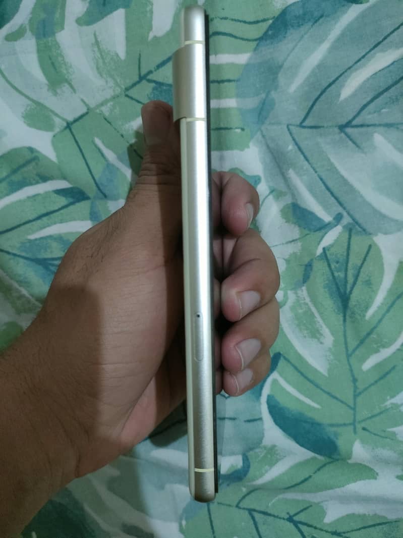 Google Pixel 7 4