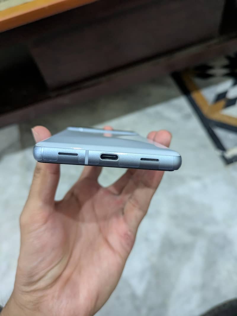 Google Pixel 7a 5