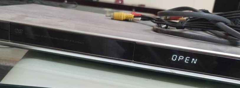SONY ORIGINAL CD/DVD PLAYER Excilent condition for urgent sale